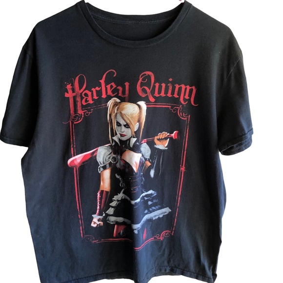 Batman's Harley Quinn Tshirt. Black with Harley Quinn in Red White and Black. L - Picture 2 of 10